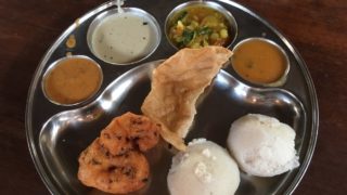 インドのお袋の朝カレーが旨い